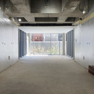 경의선 숲길 인근 2개층 단독 50평 공간 선큰마당 활용 가능, 슬라이드 이미지 3